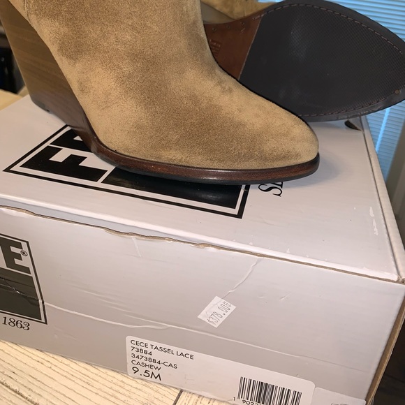 Frye size 9 1/2 cashew suede Cece Tassel booties - Picture 6 of 7